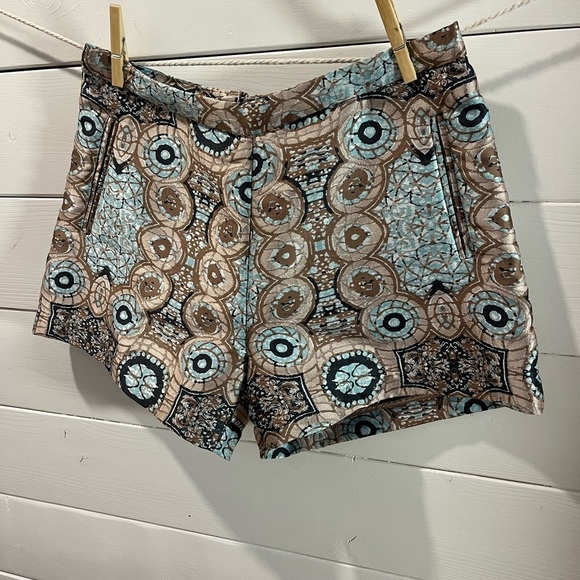 H&M CONSCIOUS Shorts – Size 4 (US) - Picture 6 of 7